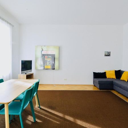 Vintage-Apartment Close To Karlsplatz Il เวียนนา ภายนอก รูปภาพ